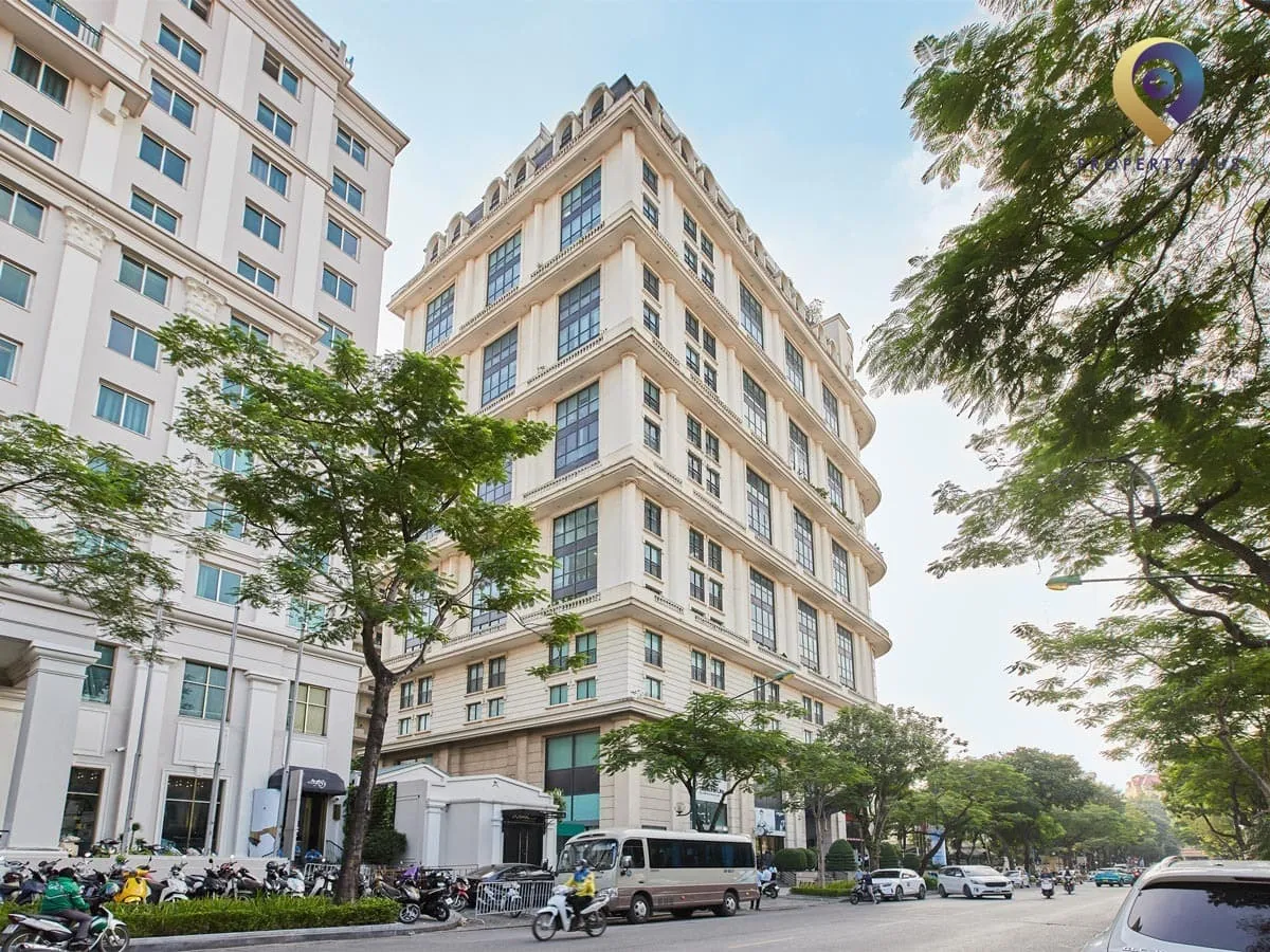 Tòa nhà Pacific Place nổi bật trên phố Lý Thường Kiệt.